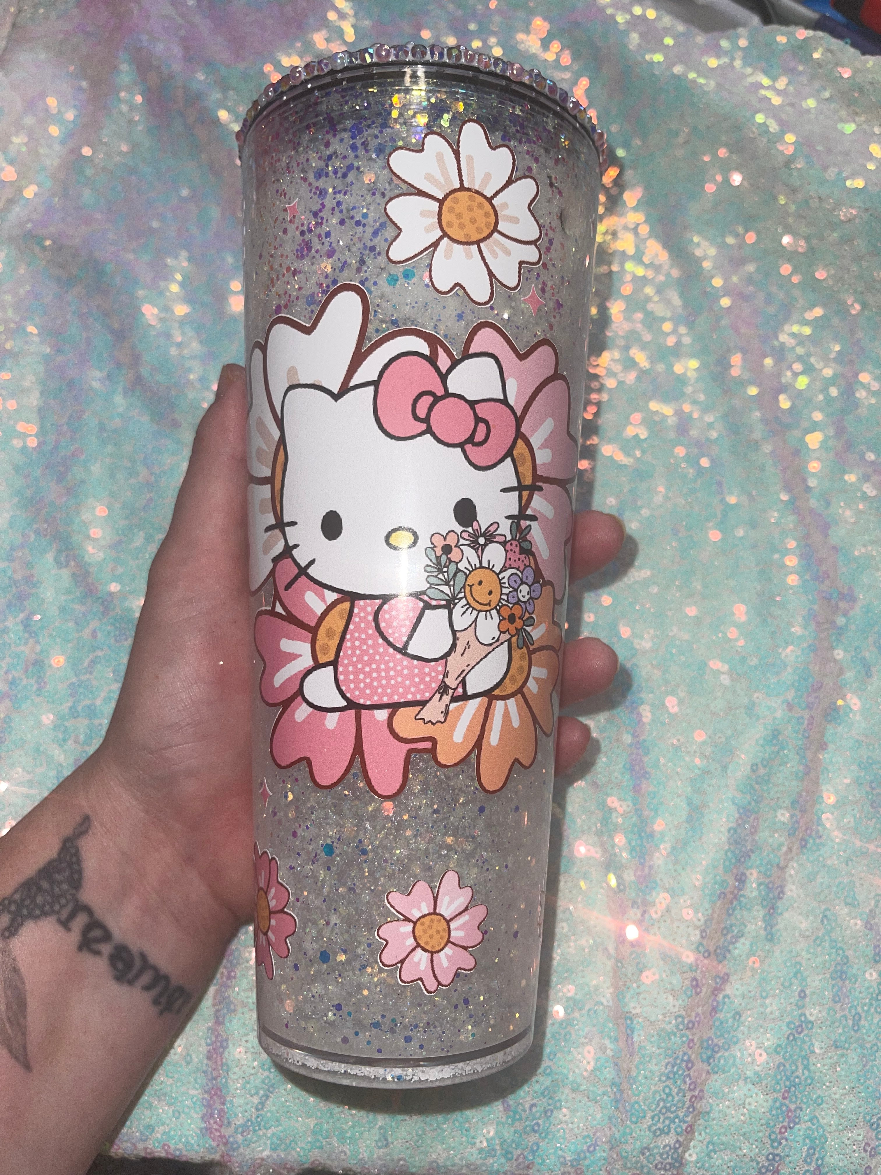 Hello Kitty Snowglobe Tumbler – Pinacoladacreates